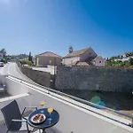 & Primi With Free Parking Maison d'hôtes 4*