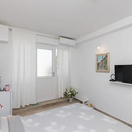 Гостевой дом & Primi With Free Parking