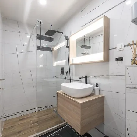 & Primi With Free Parking Гостевой дом