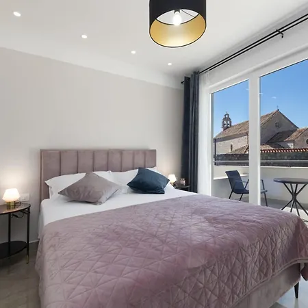 & Primi With Free Parking Гостевой дом 4*