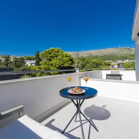 Guest house & Primi With Free Parking 4*