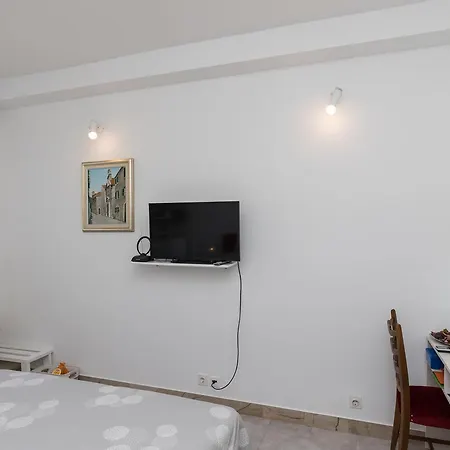 & Primi With Free Parking Гостевой дом 4*